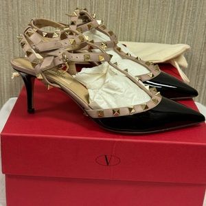 Authentic Valentino Garavani ROCKSTUD CAGED PUMP, Size 37.5